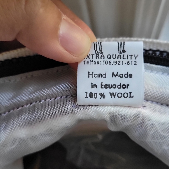 100% WOOL Artisan Handmade from Ecuador Patterned Tote Bag - Picture 6 of 9